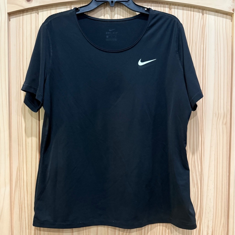 Nike Dri-FIT Womens XL Black Short Sleeve Training Workout T-Shirt Swoosh Logo